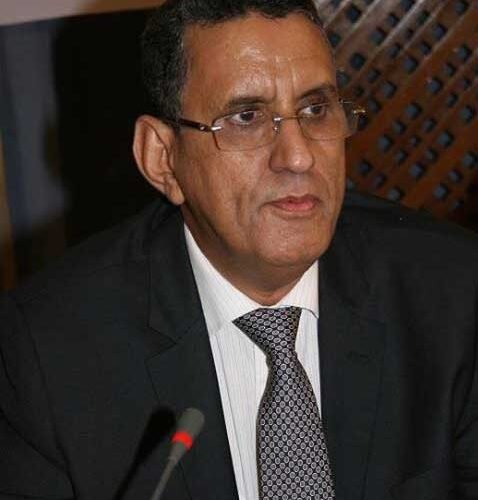 أبول بيا” 60 عاما من الحضور في رئاسة الكامرون منها 40 عاما في حكم هذا البلد